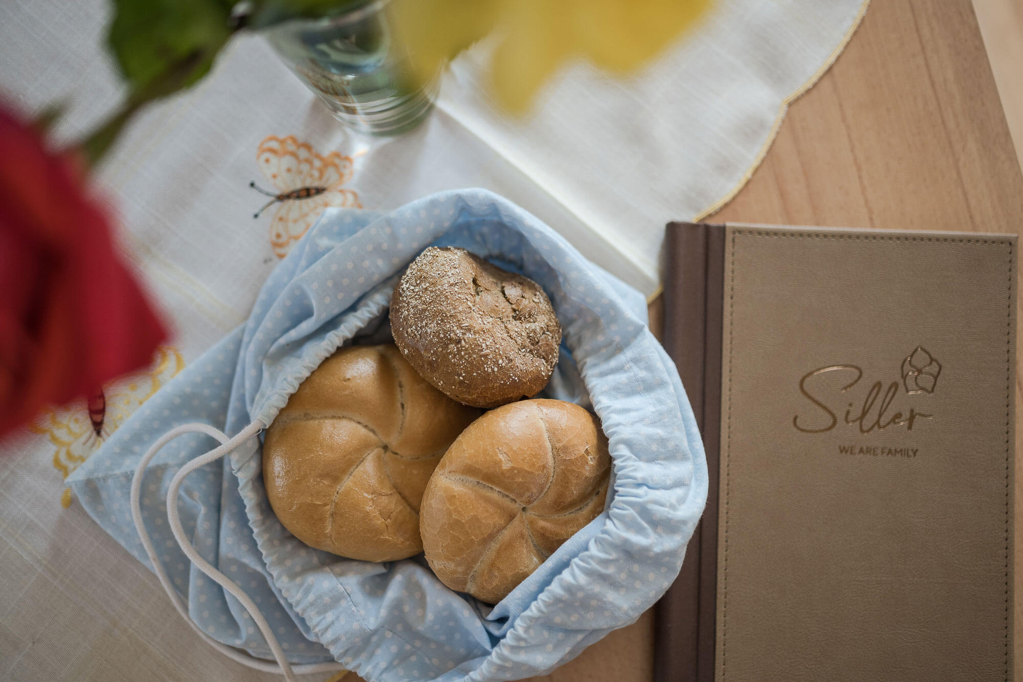 Tavolo da cucina dall'alto con pane - Appartamento